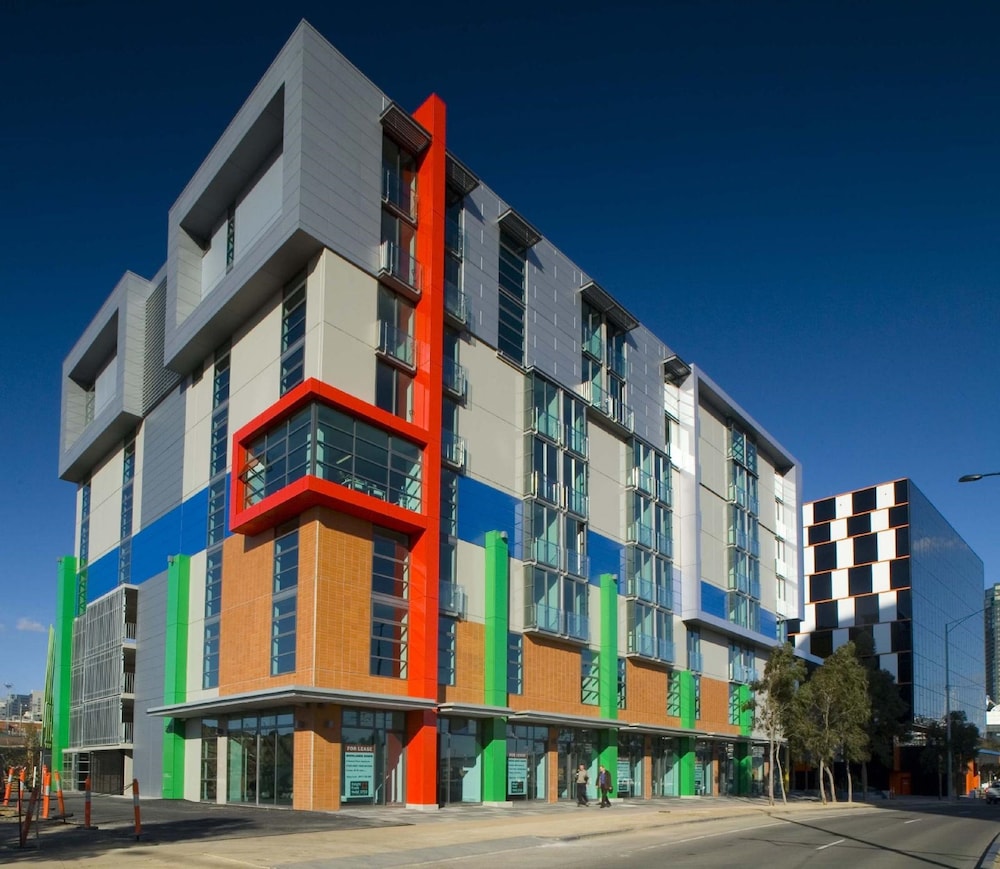 Docklands Private Collection of Apartments - Digital Harbour 10/50