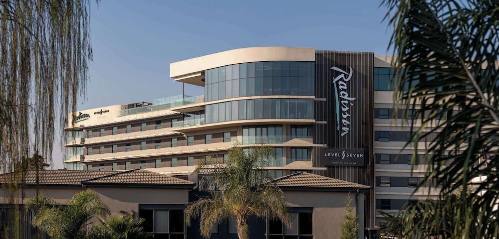 Radisson Hotel & Convention Centre Johannesburg, O.R. Tambo 1/50