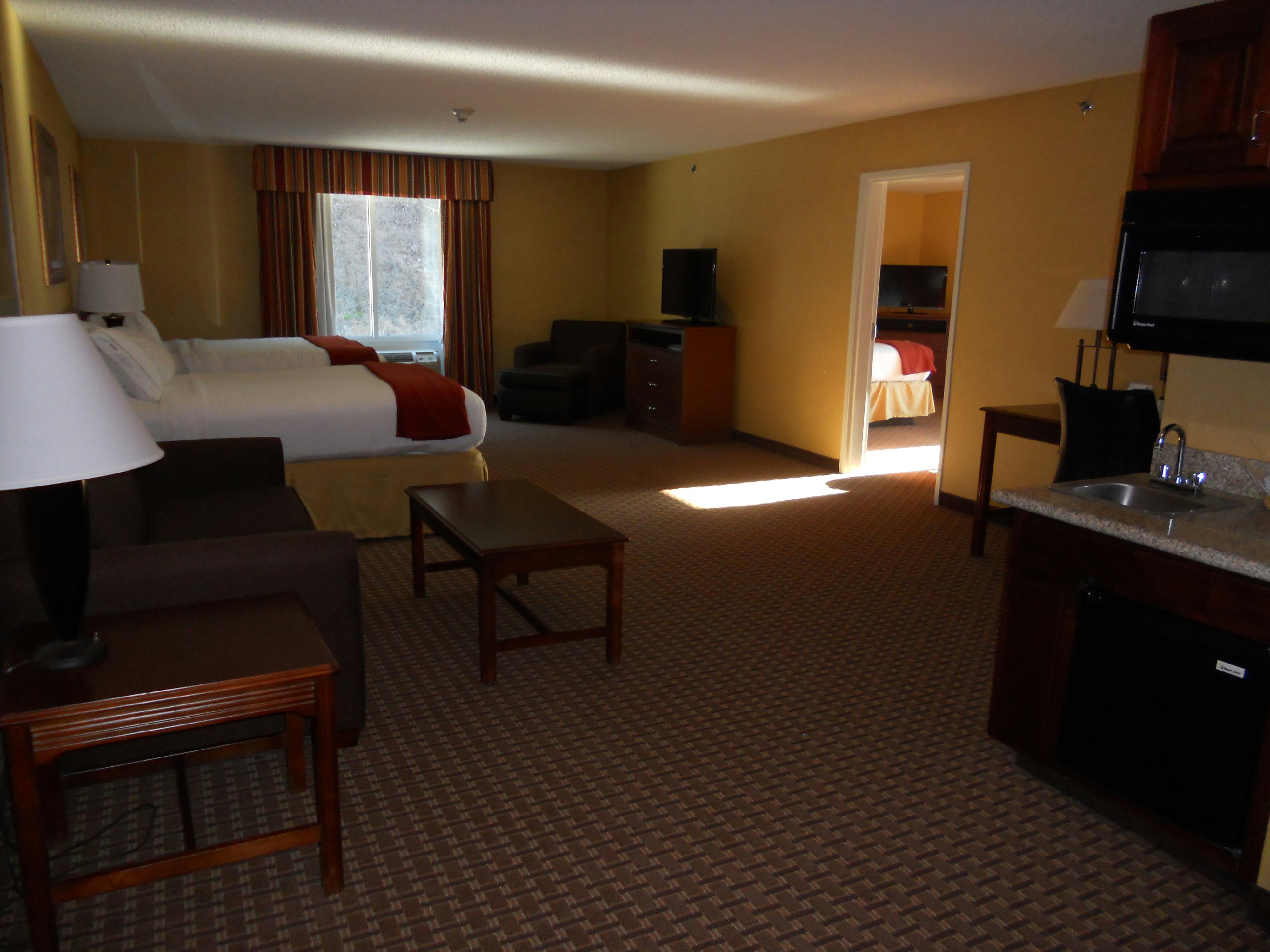 Holiday Inn Express Hotel Suites Hazard 25/43