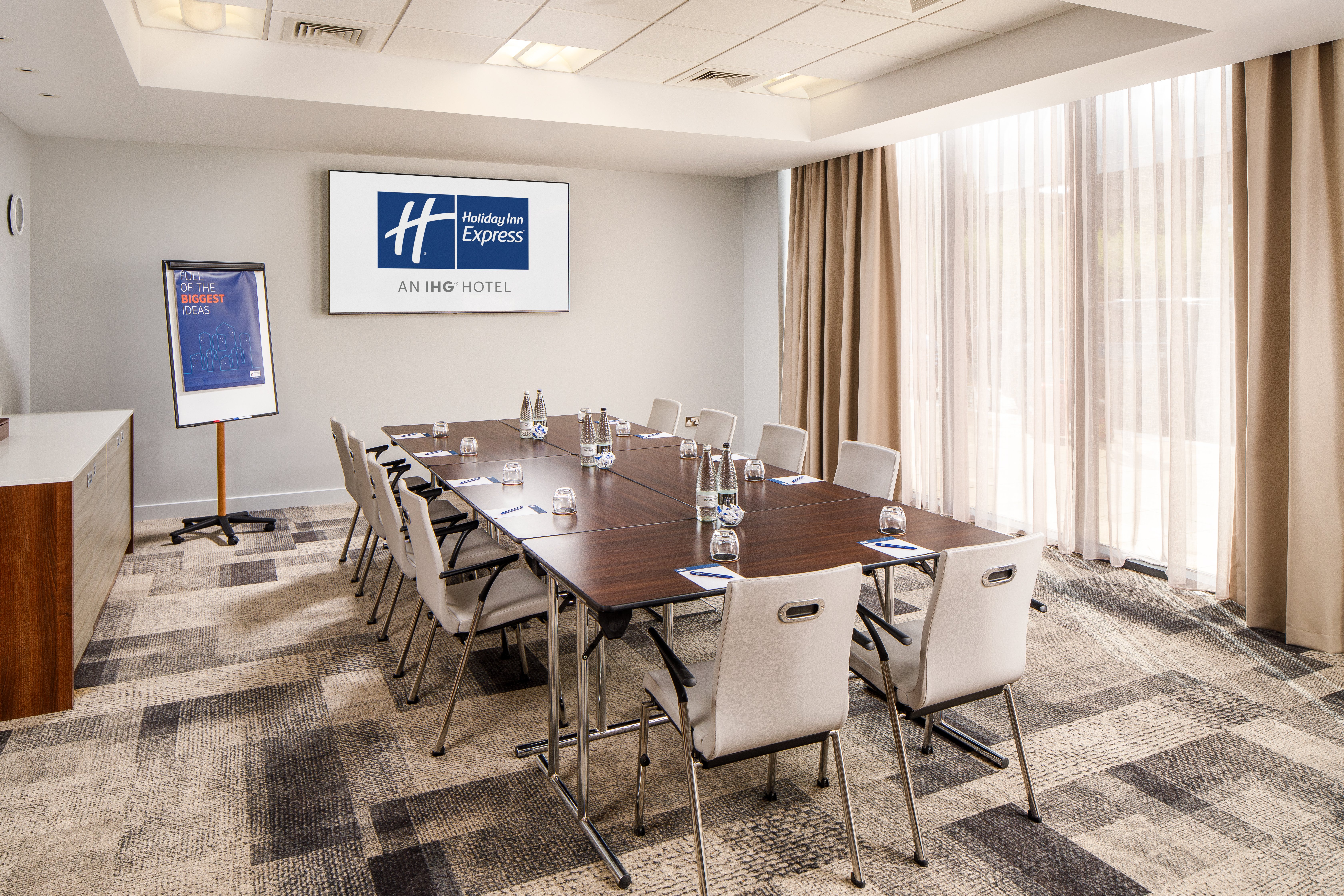 Holiday Inn Express London - Excel 48/64