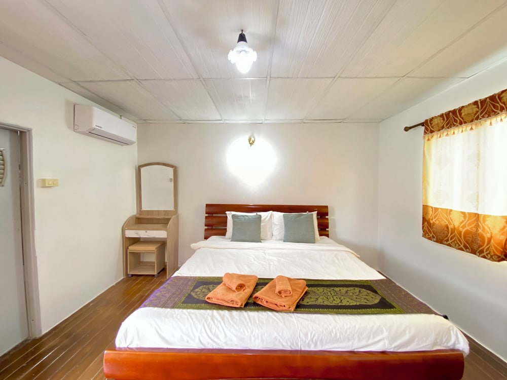 PHI PHI BA KAO BAY RESORT 18/50