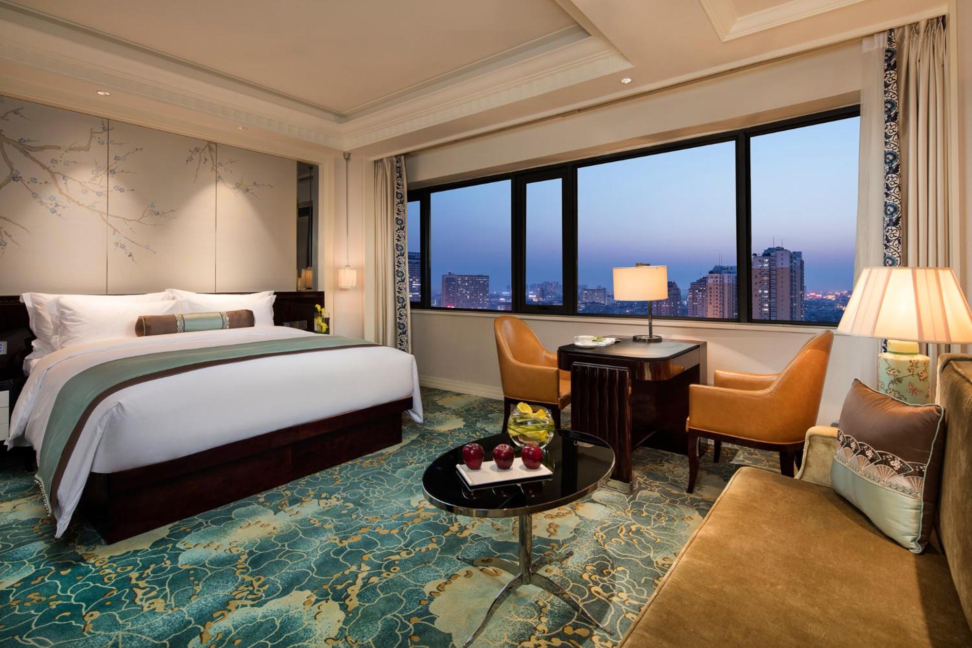 Elegant, King Bed