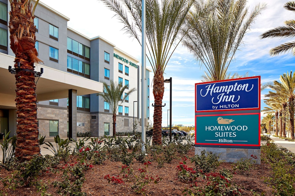Hampton Inn Long Beach Airport 3/67