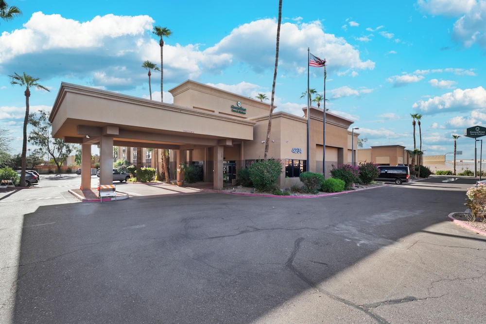 GreenTree Inn and Suites Phoenix Sky Harbor 60/65
