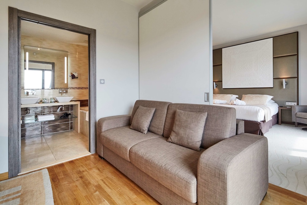 Kyriad Prestige Lyon Est Saint Priest Eurexpo Hotel And Spa 59/72
