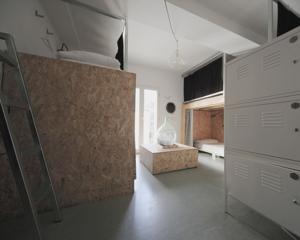 Dopa Hostel 38/39