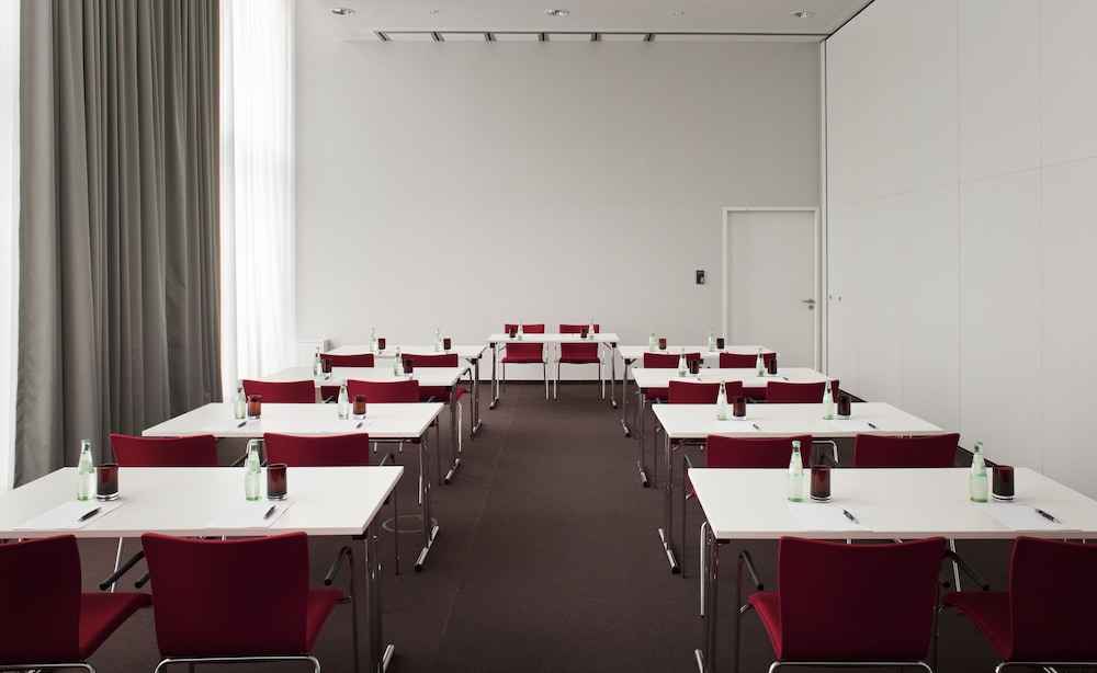 Innside By Melia Dusseldorf Derendorf 62/75
