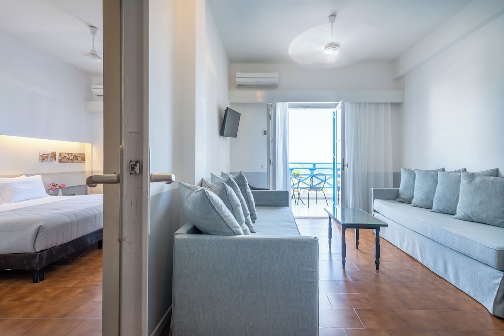 2 BEDROOMS, APARTMENT, SEA VIEW