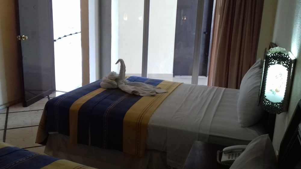 Hotel Ambassador Merida 25/72