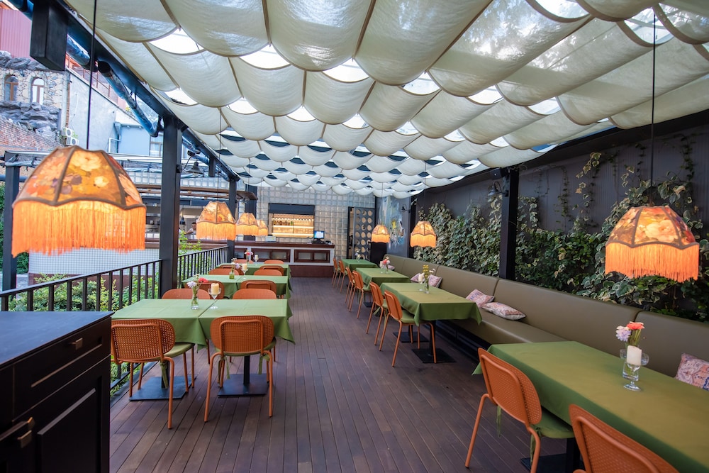 Hotel Twenties Tbilisi - Stay & Dine 41/65