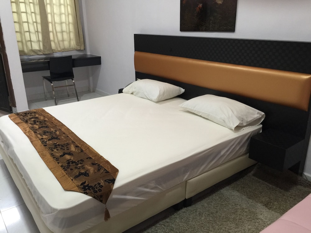 LAI MING HOTEL COSMOLAND 7/33