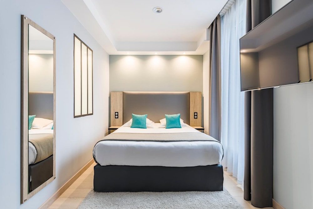 Grand Hotel Clichy 25/61
