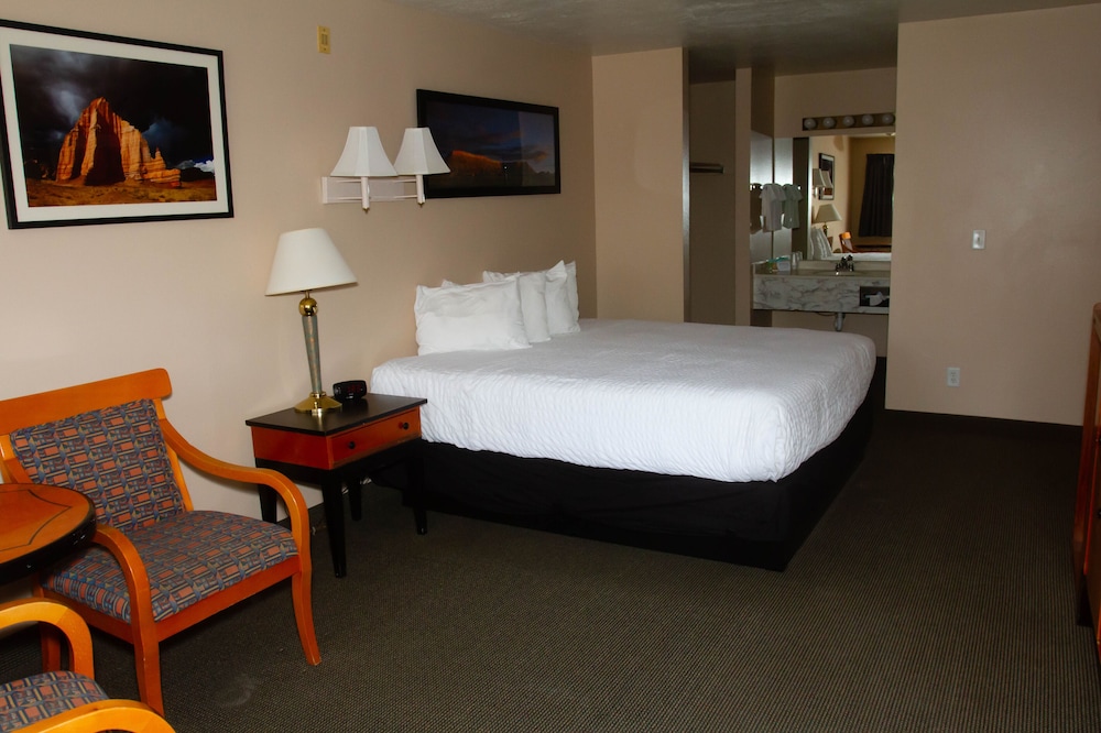 Cathedral Valley Inn 6/21