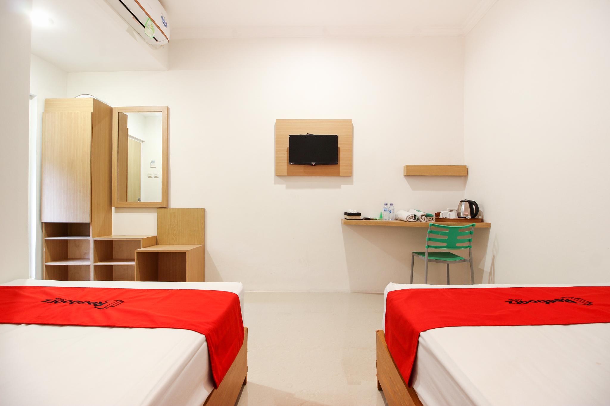 RedDoorz Plus near Universitas Sumatera Utara (RedDoorz - Natio Hotel) 9/21