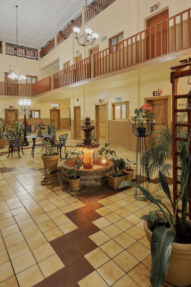Hotel Cervantino 27/50