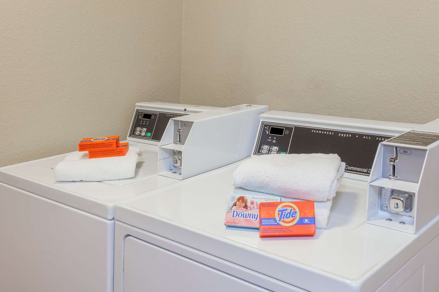 Days Inn by Wyndham Carlsbad 28/45