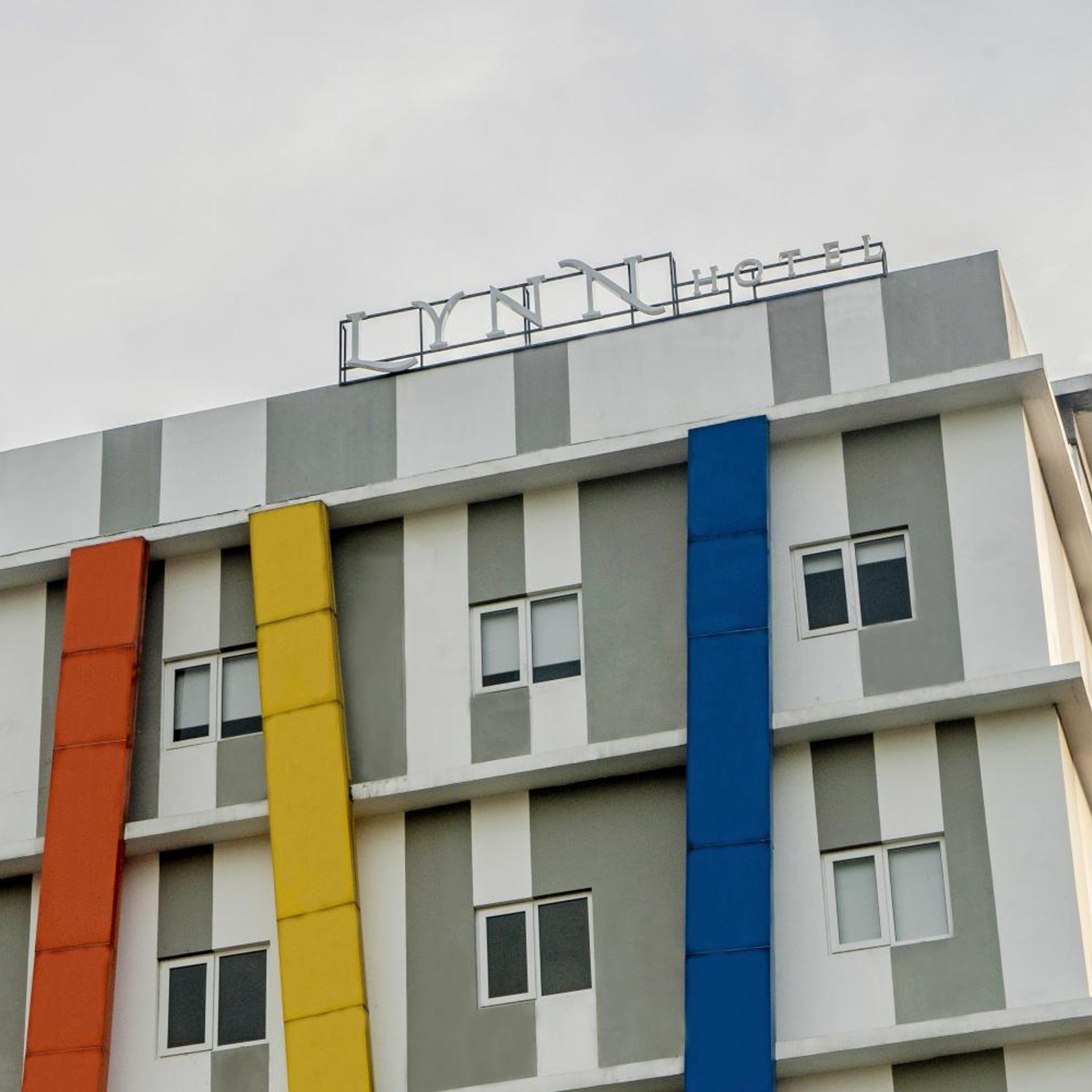 Lynn Hotel Serang 2/43