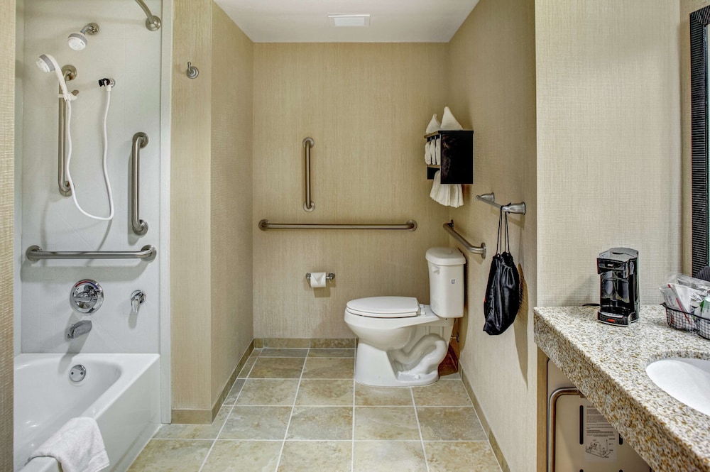 Hampton Inn Thomson 13/59
