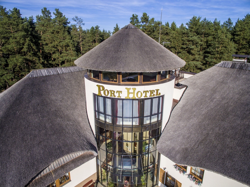 Port Hotel 38/50