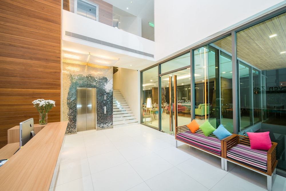 Seven Zea Chic Hotel 24/50