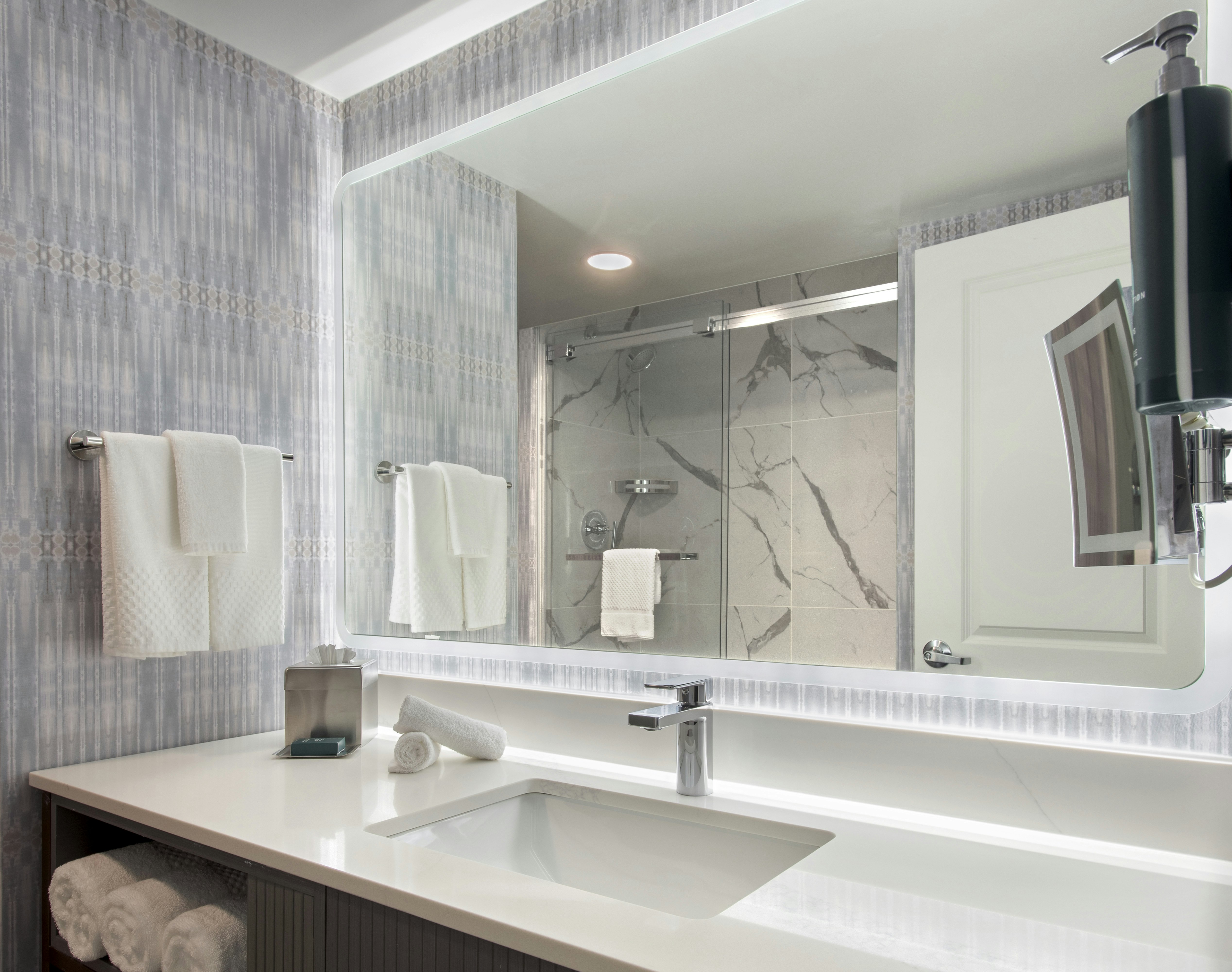 غرفة بسريرين كوين، DoubleTree by Hilton Poughkeepsie Convention Center 2/2