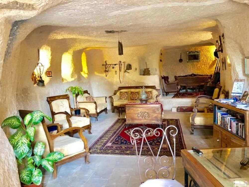 Village Cave House Hotel 12/27
