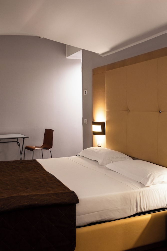 Hotel Regal Apartments 29/76