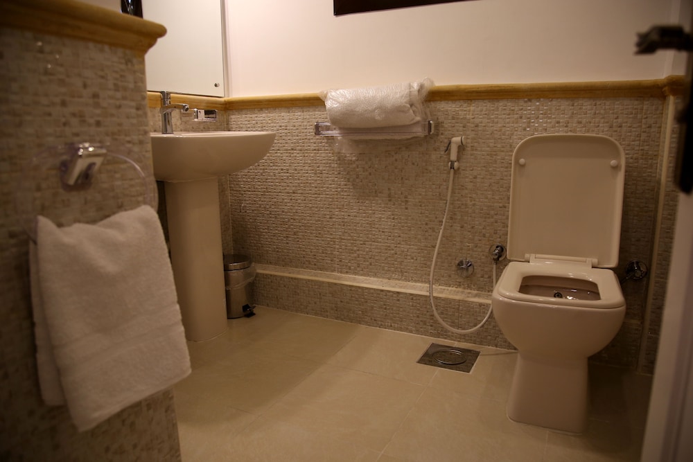 Pearl Hotel 39/39
