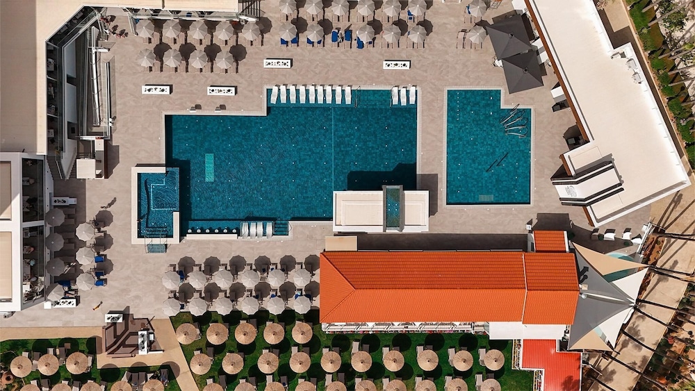 Cavo Maris Beach Hotel 37/46