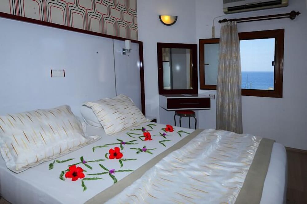 Pirat Hotel 10/35