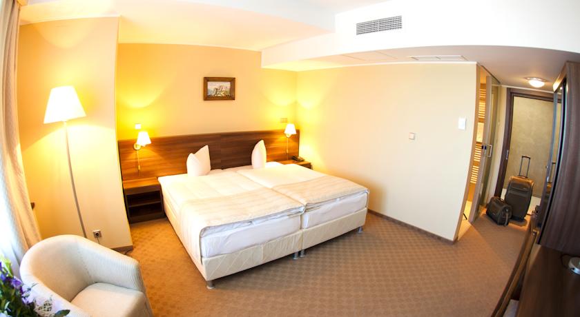 Grand Hotel 9/20