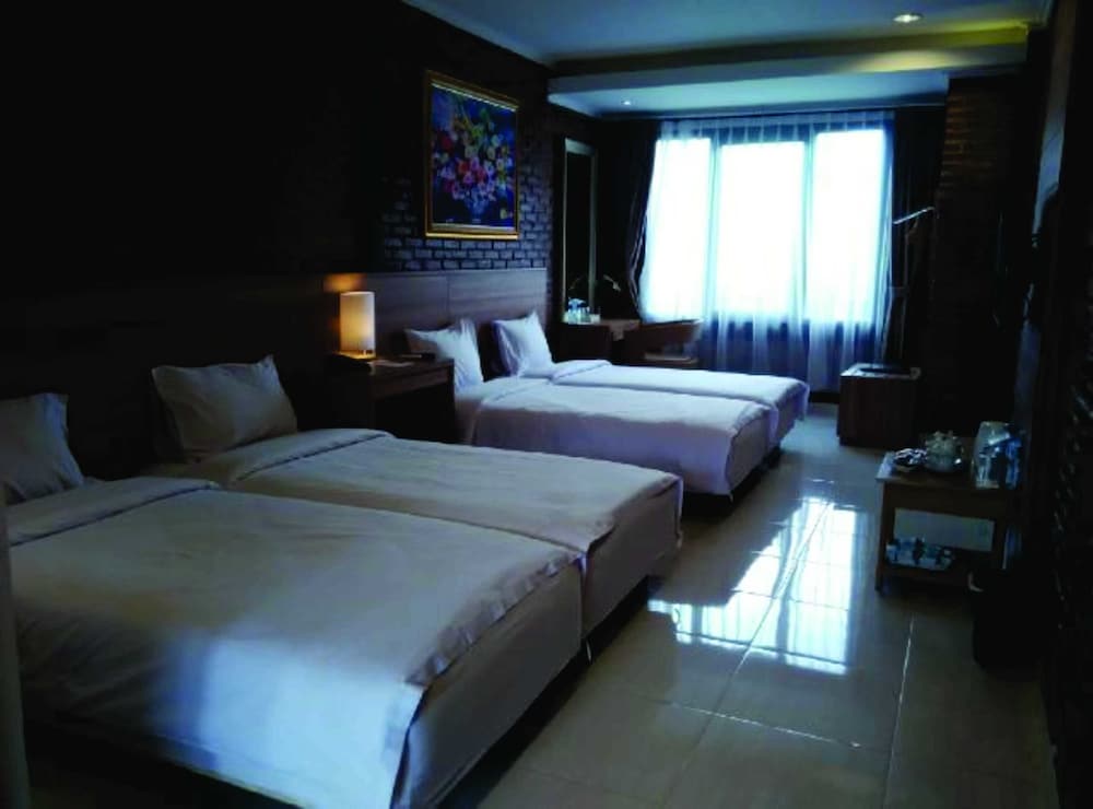Ciwidey Valley Resort Hot Spring Waterpark 7/25