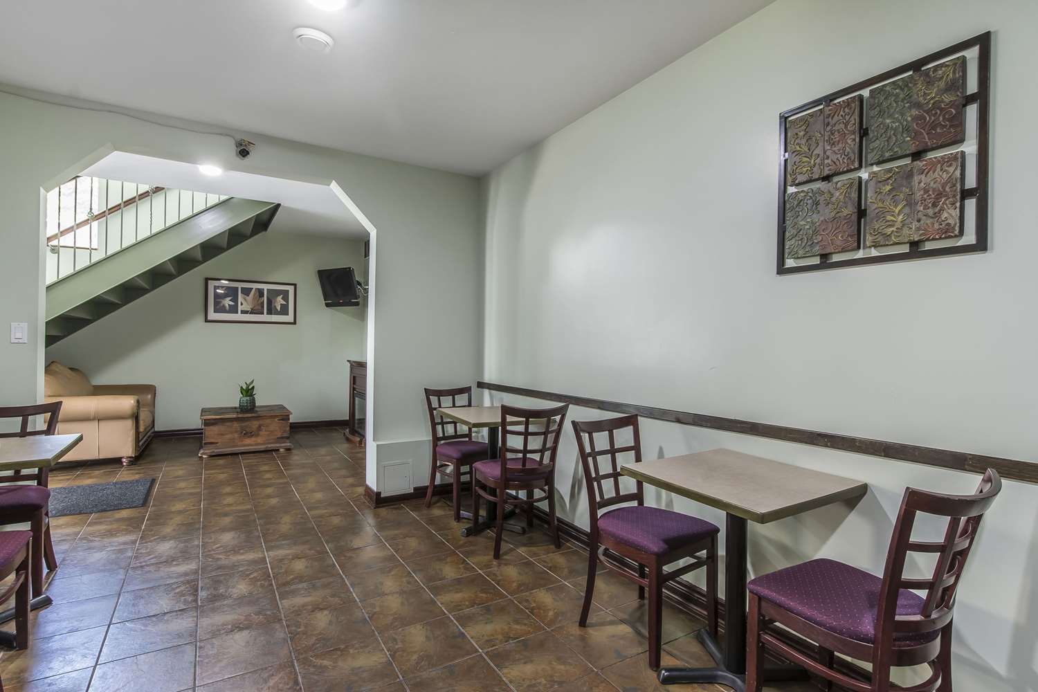Econo Lodge Huntsville ON 15/20
