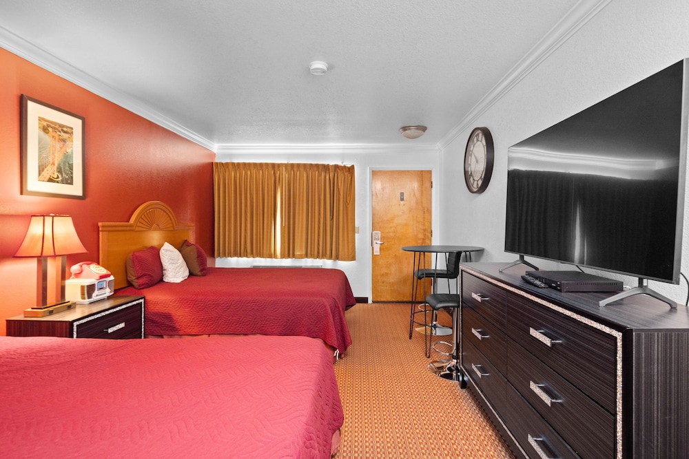 Americana Inn 27/67