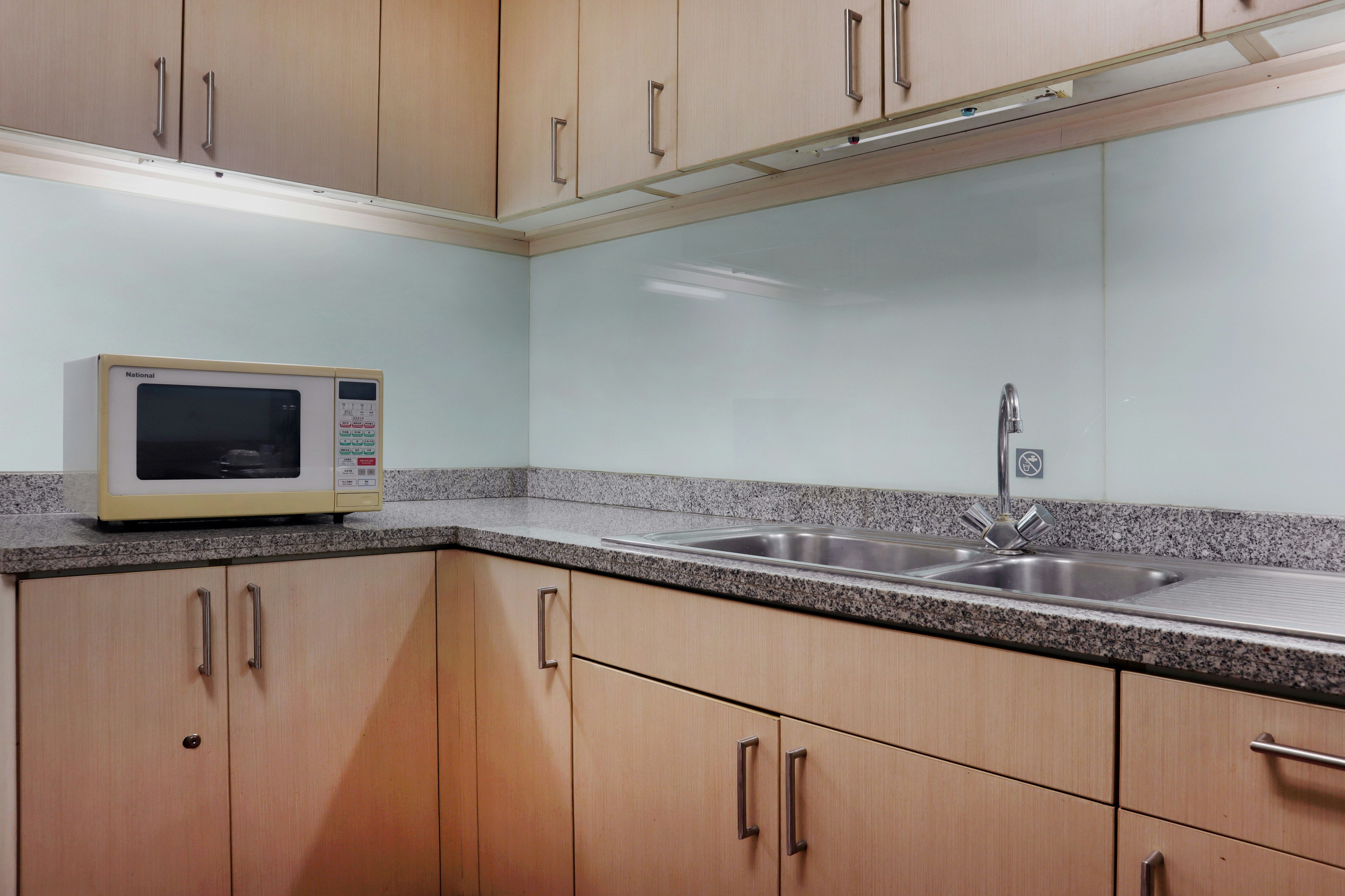 Oakwood Suites Kuningan Jakarta 37/38