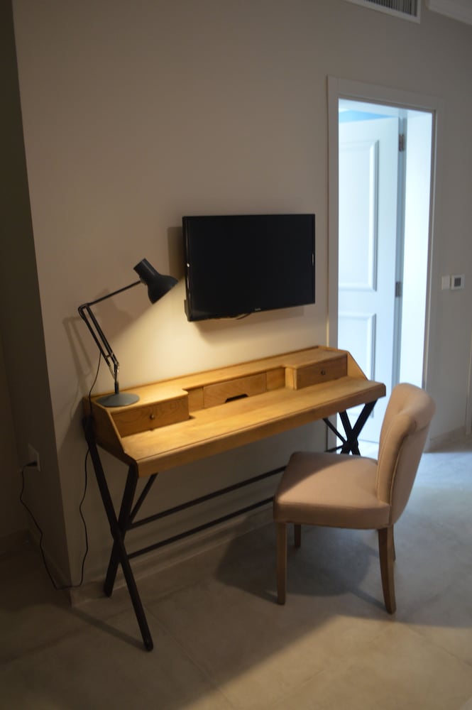 Cesca Boutique Hotel 27/30