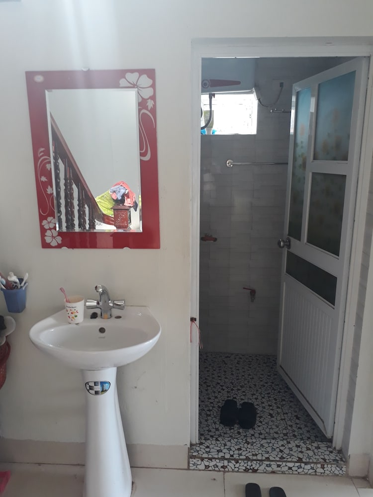 Tamcoc White Swan Hostel 47/48