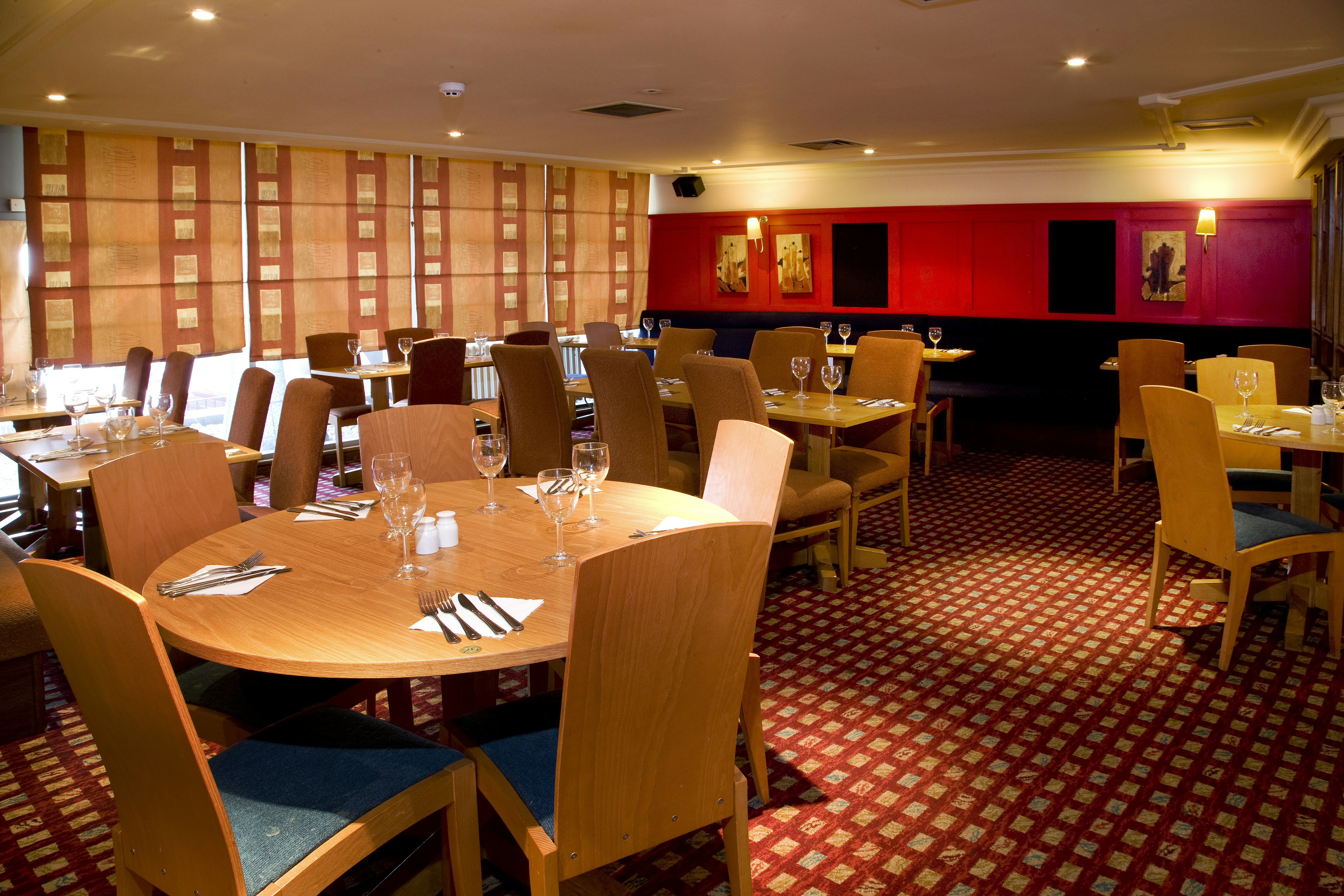 Premier Inn London Putney Bridge 26/30
