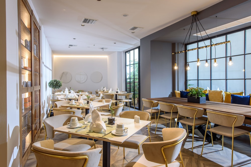 Dom Boutique Hotel 55/64