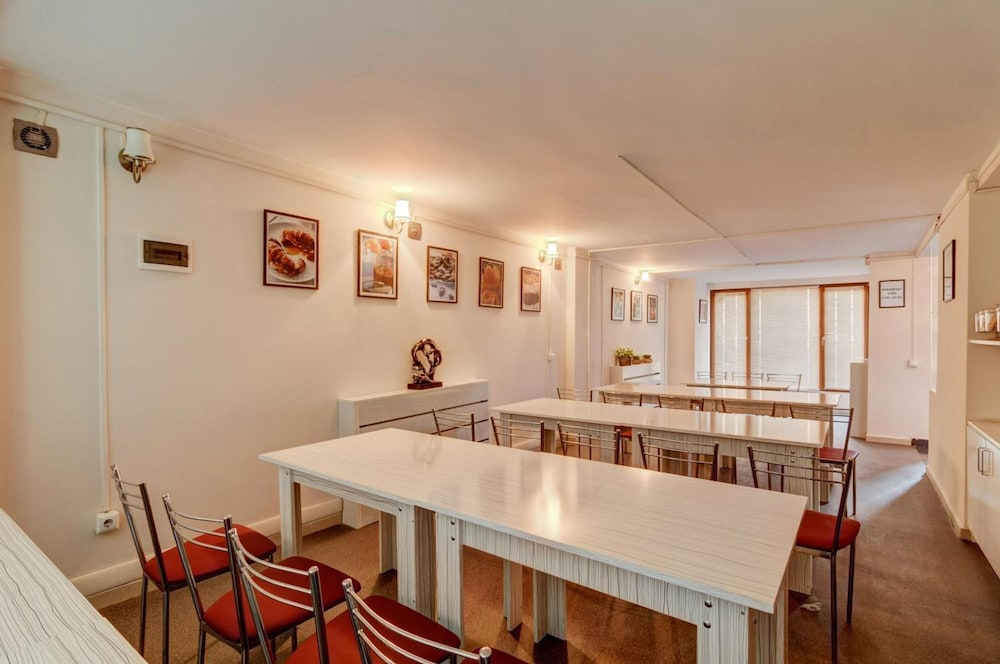 Liva Hotel (ex. Epic hotel) 44/54