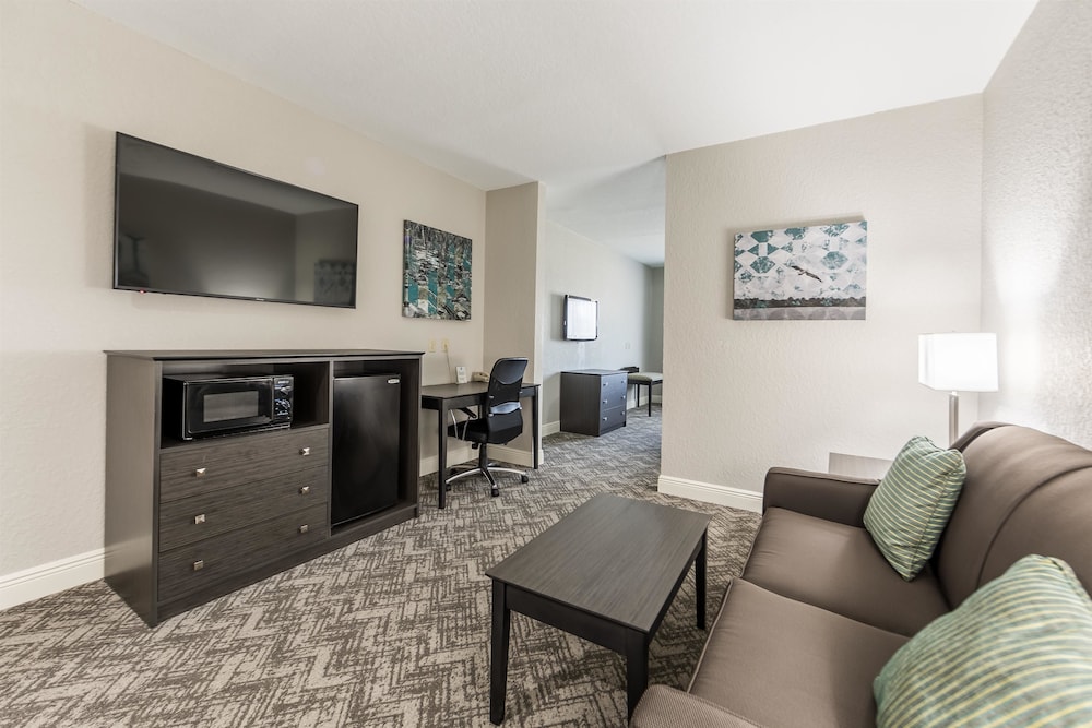 Best Western Plus Sebastian Hotel & Suites 19/30