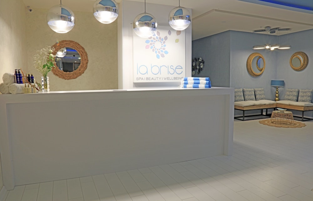 Design Plus Seya Beach Hotel 9/67