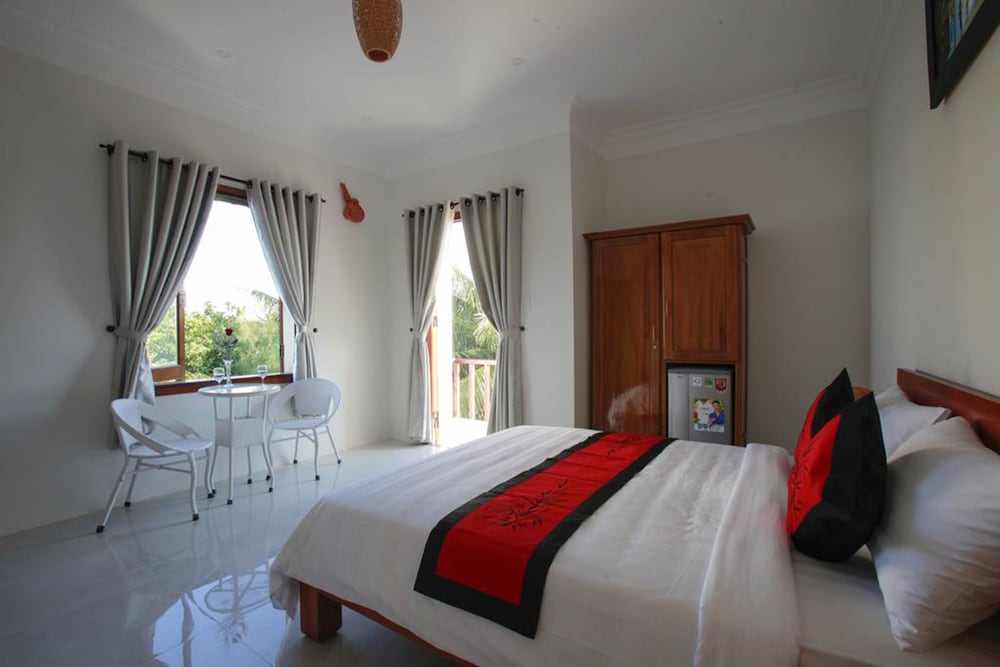 DELUXE, DOUBLE BED
