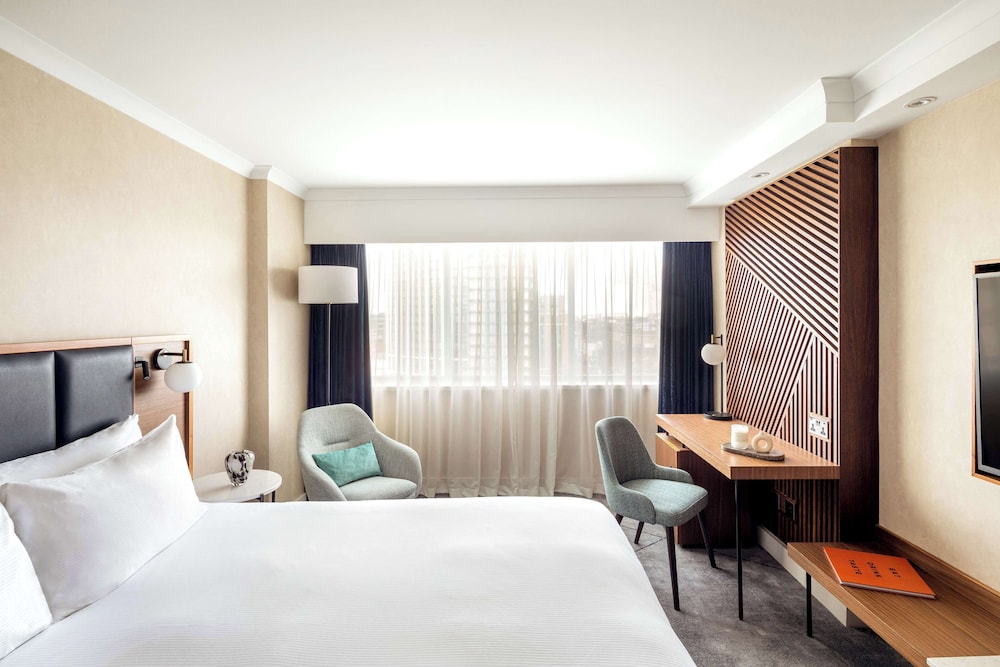 STANDARD, KING BED