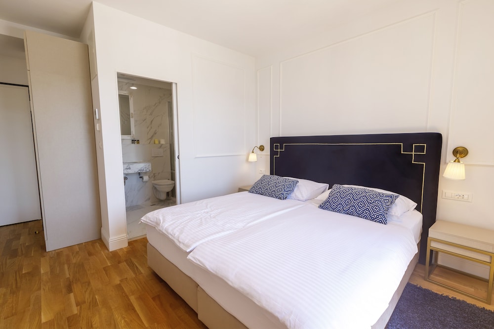 Art Hotel 32/80