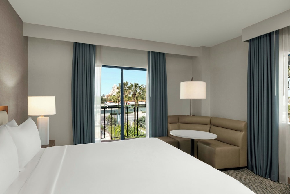 Room, King Bed, Resort View, Balcony