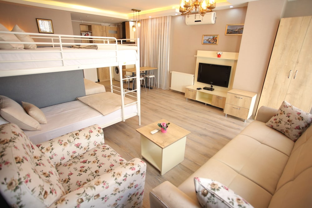 La Casa Suites 15/34