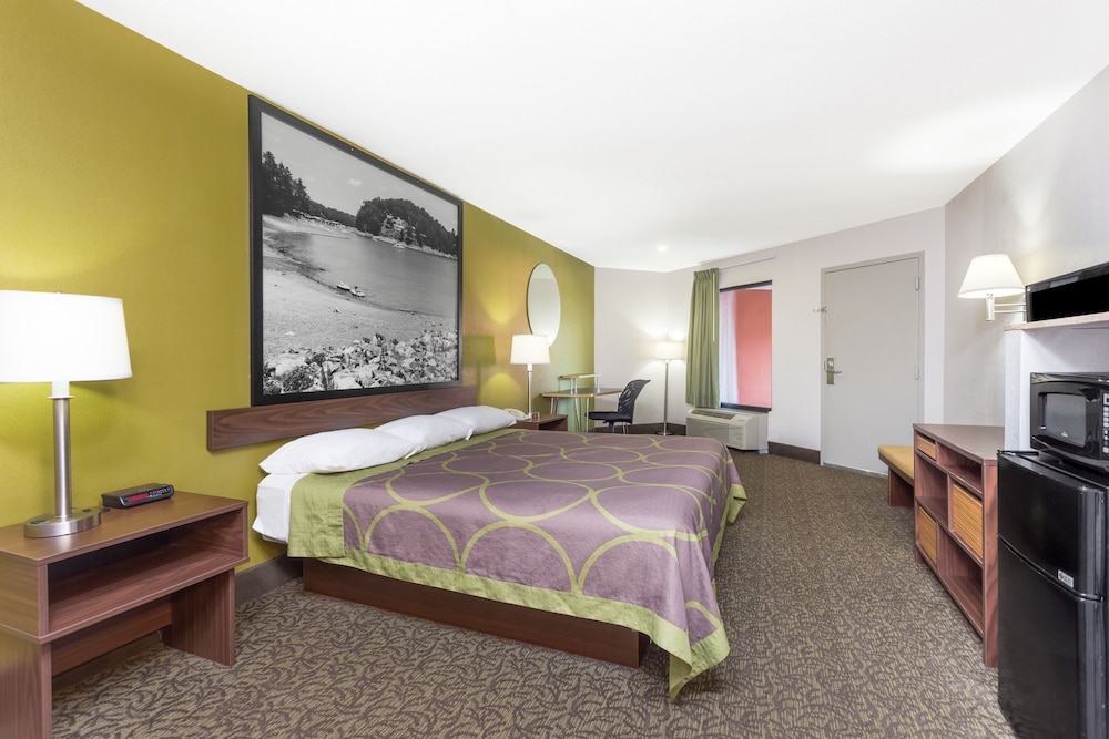 Super 8 By Wyndham Gainesville 20/27