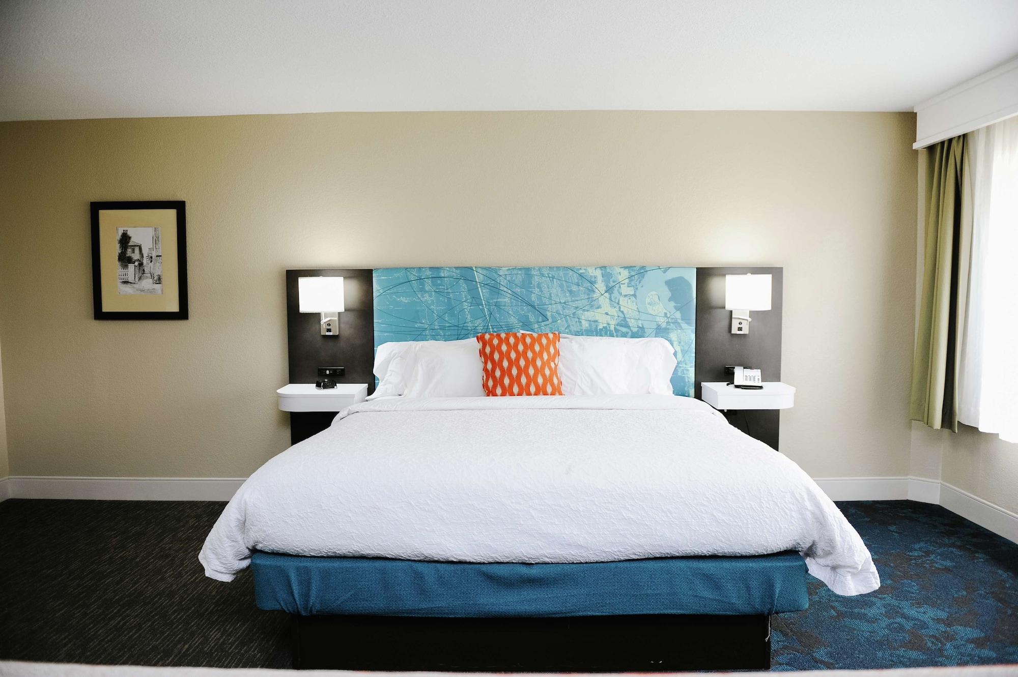 STUDIO, KING BED