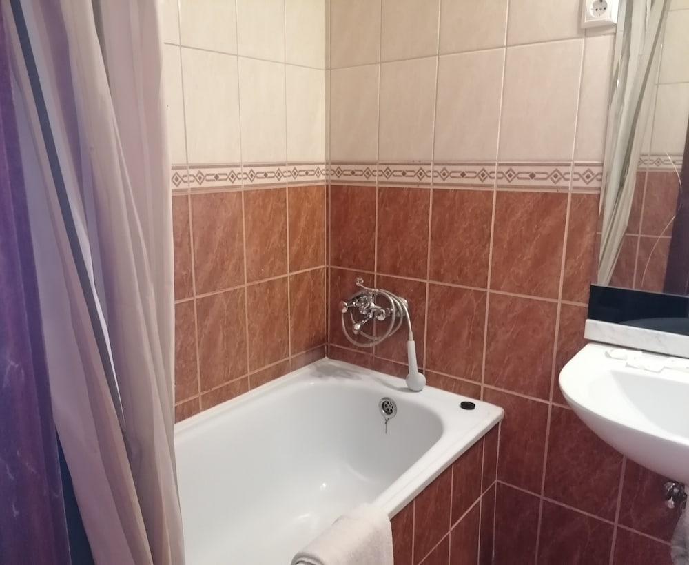 Hotel Ferihegy 27/30